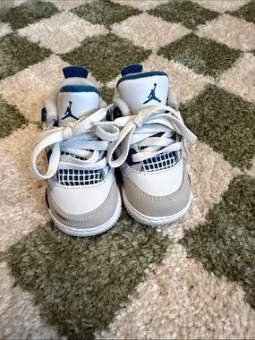 Jordan 4 Retro Military Blue (Dead Stock) size 4c